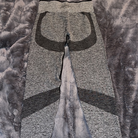 Victoria Secret Pink Seamless Leggings - Picture 3 of 5